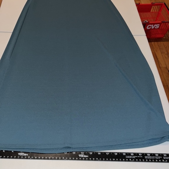 Max Studio size Medium Teal blue 2 piece 3/4 sleeve top & pull on Maxi skirt - Picture 5 of 14